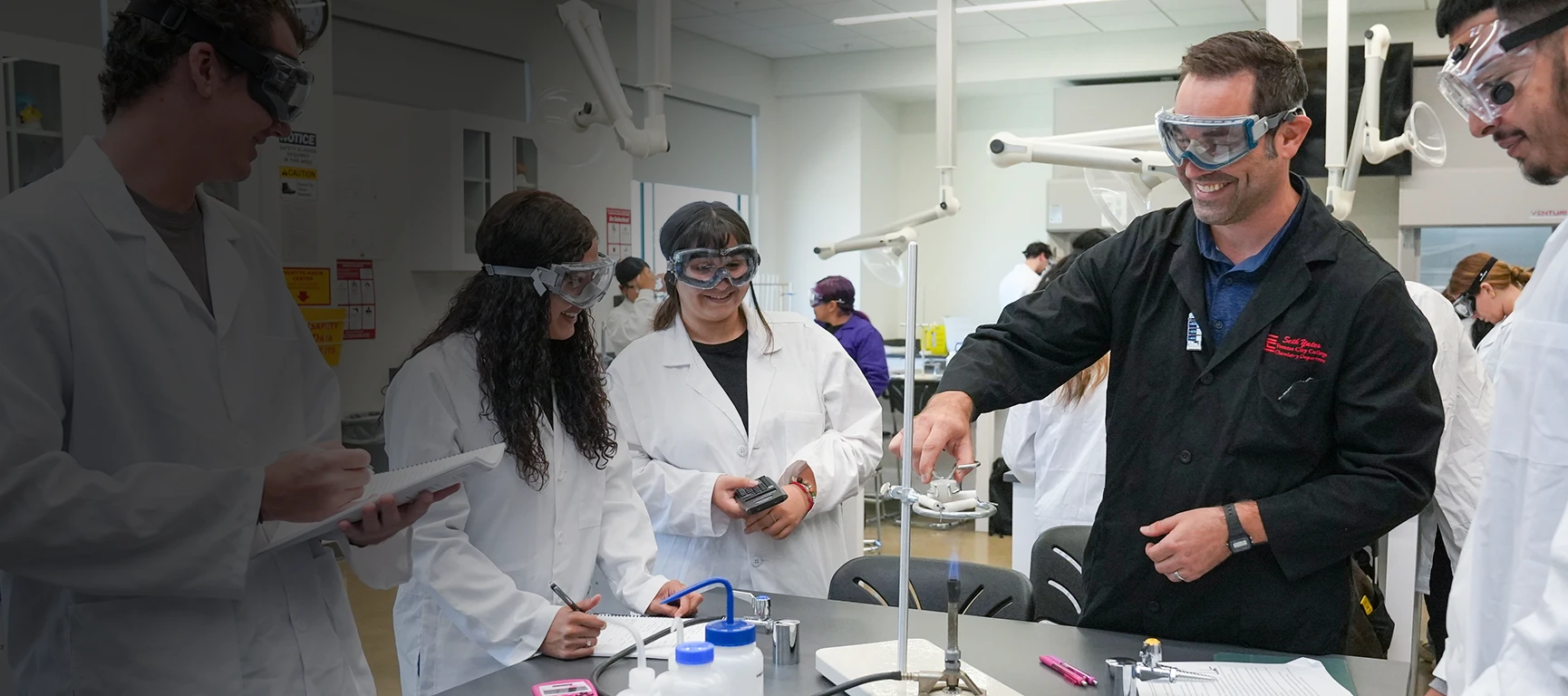 science students working in lab