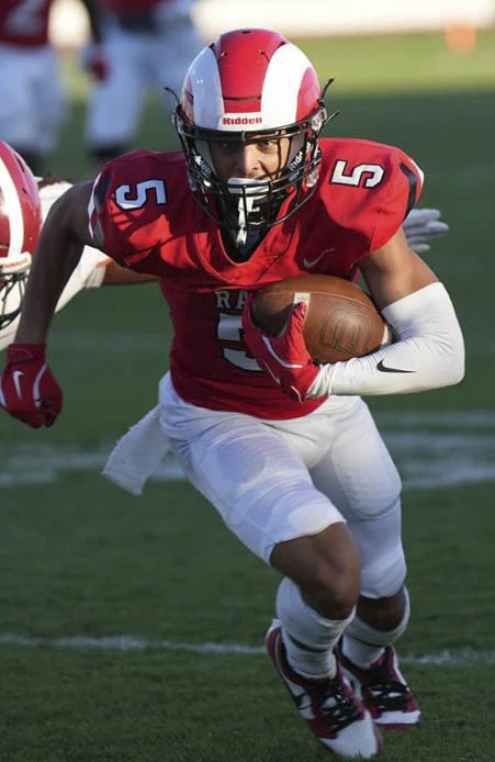 fcc football player running