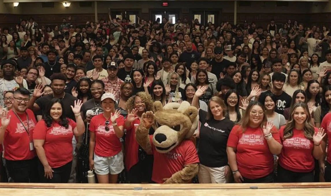 Ram Ready students at orientation with Sam the Ram